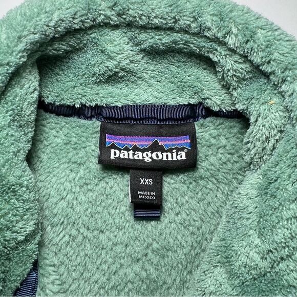 Patagonia Re-Tool Snap-T Pullover in Ellwood Green - Picture 3 of 4